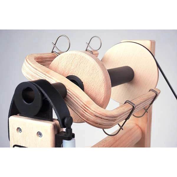 Louet S17 Spinning Wheel - Single Treadle(Louet S17 Spinning Wheel Single Treadle) 2 Louet S17 Spinning Wheel - Single Treadle(Louet S17 Spinning Wheel Single Treadle) - Image 2