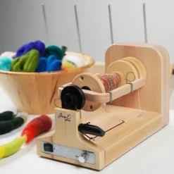 Louet Jenn-E Electric Spinning Wheel(Louet Jenn E Electric Spinning Wheel) -The Woolery Store LOU SP0104 18207 1